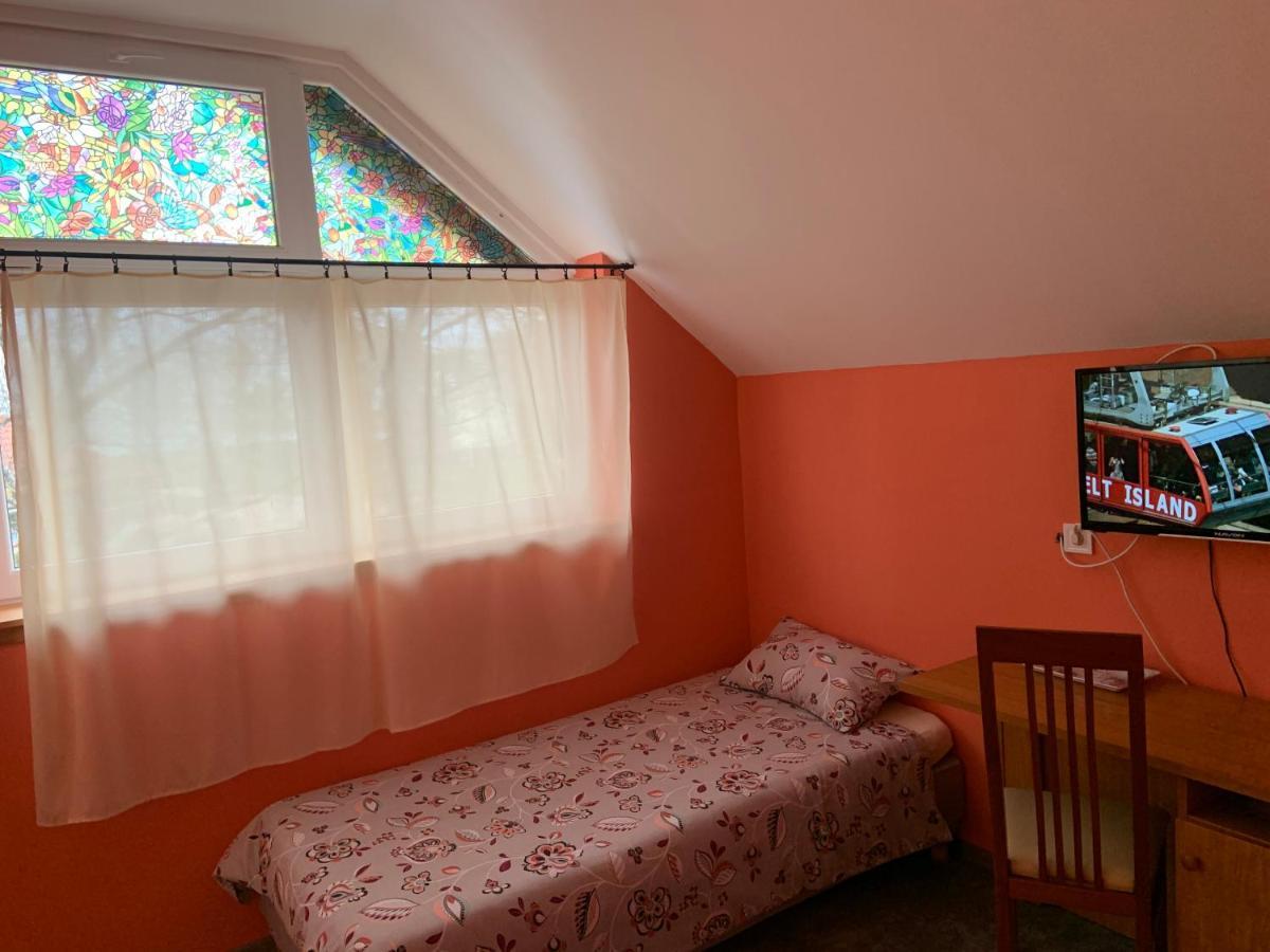 Szitakoeto Panzio Balatonfůzfő Exteriör bild
